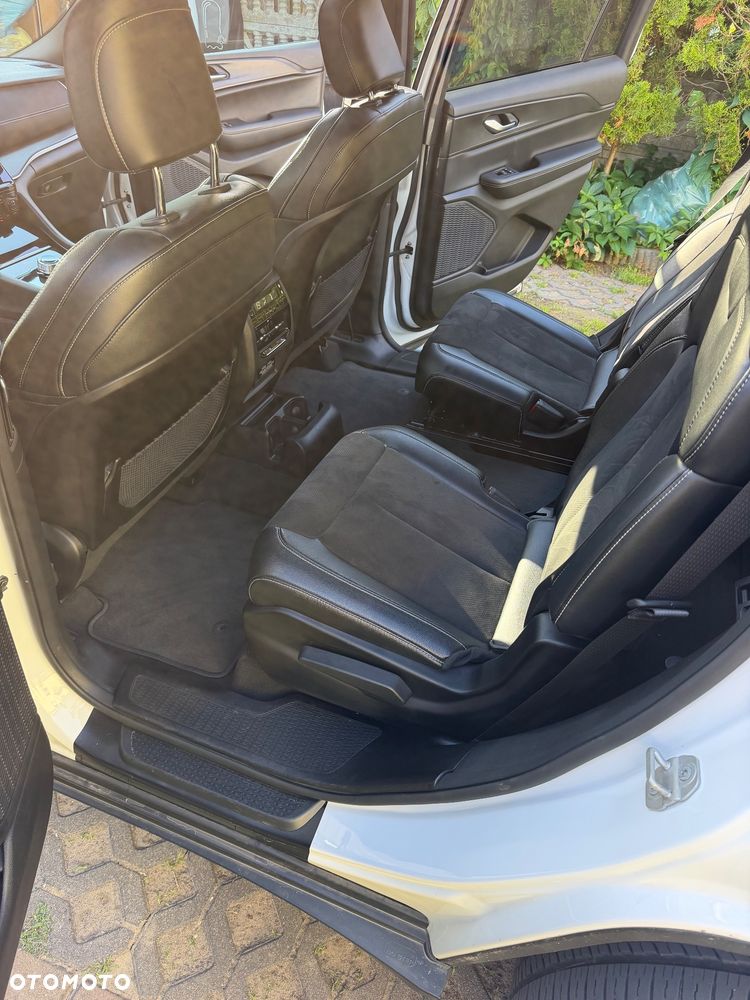 Jeep Grand Cherokee - 34
