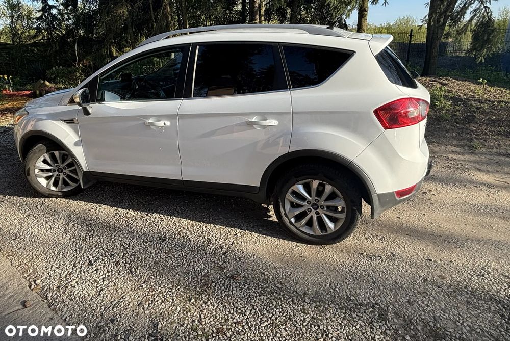 Ford Kuga 2.0 TDCi 4x4 Titanium - 3