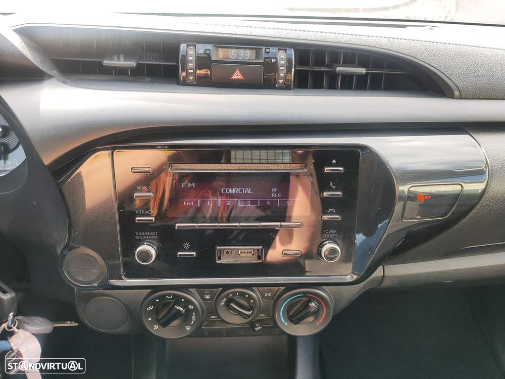 Toyota Hilux - 3