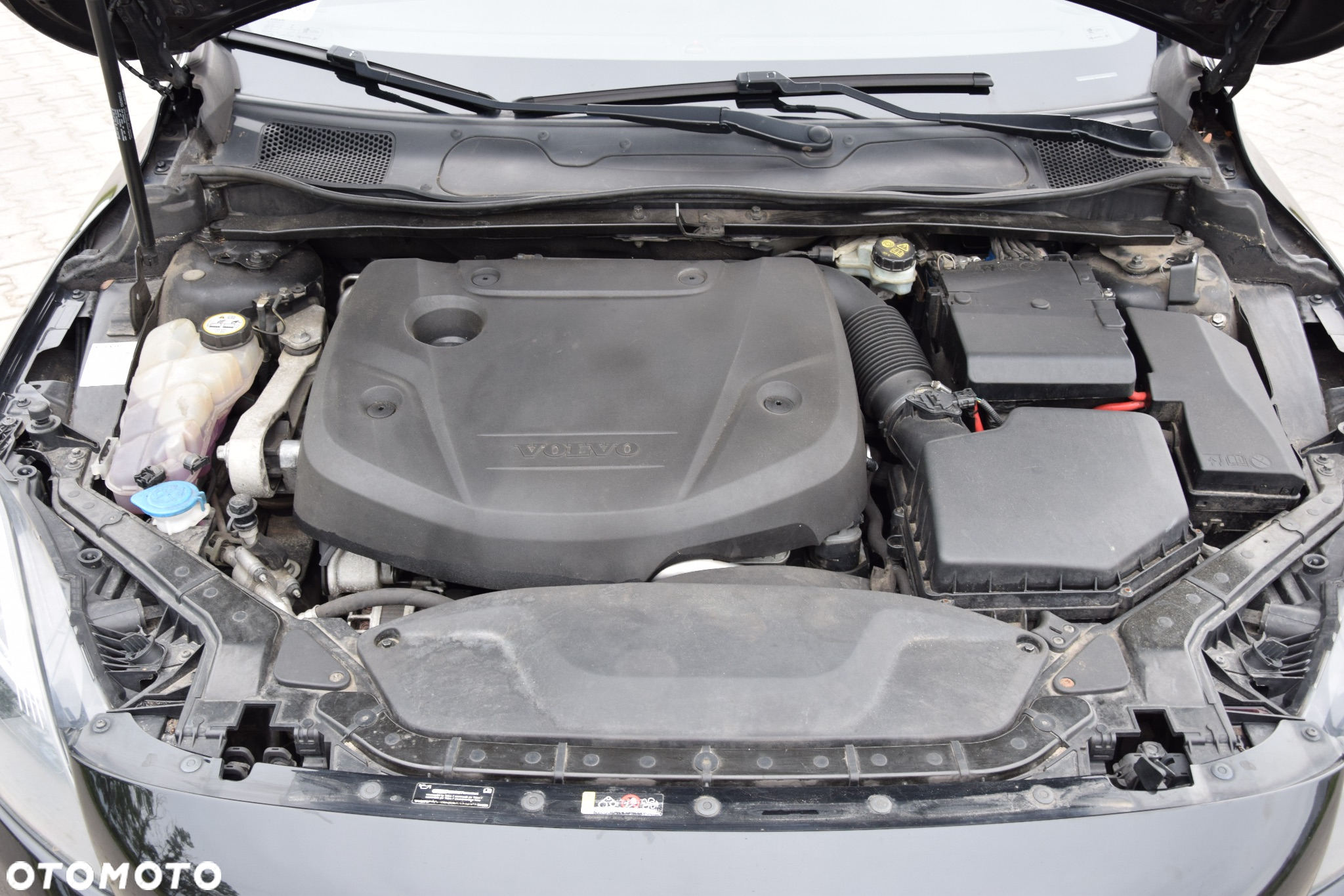 Volvo V40 D3 Drive-E R-Design Kinetic - 18