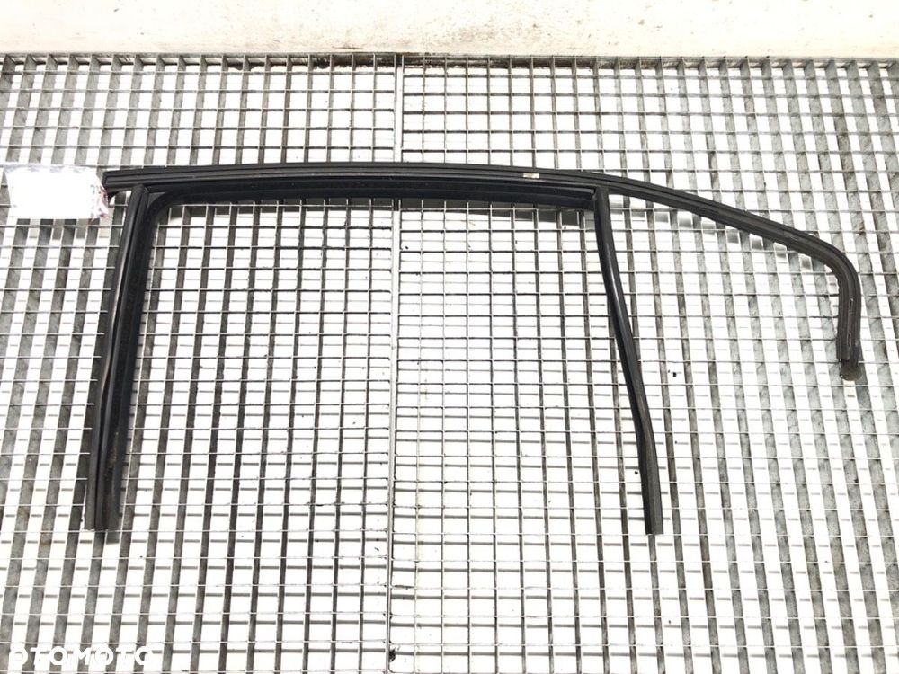 RAMKA USZCZELKA DRZWI TYŁ LEWA  VW PASSAT B8 (3G2, CB2) 2014 - 2022 1.4 TSI 110 kW [150 KM] benzyna - 1