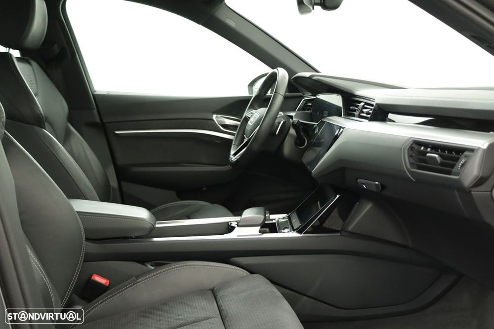 Audi e-tron 55 quattro S line - 25