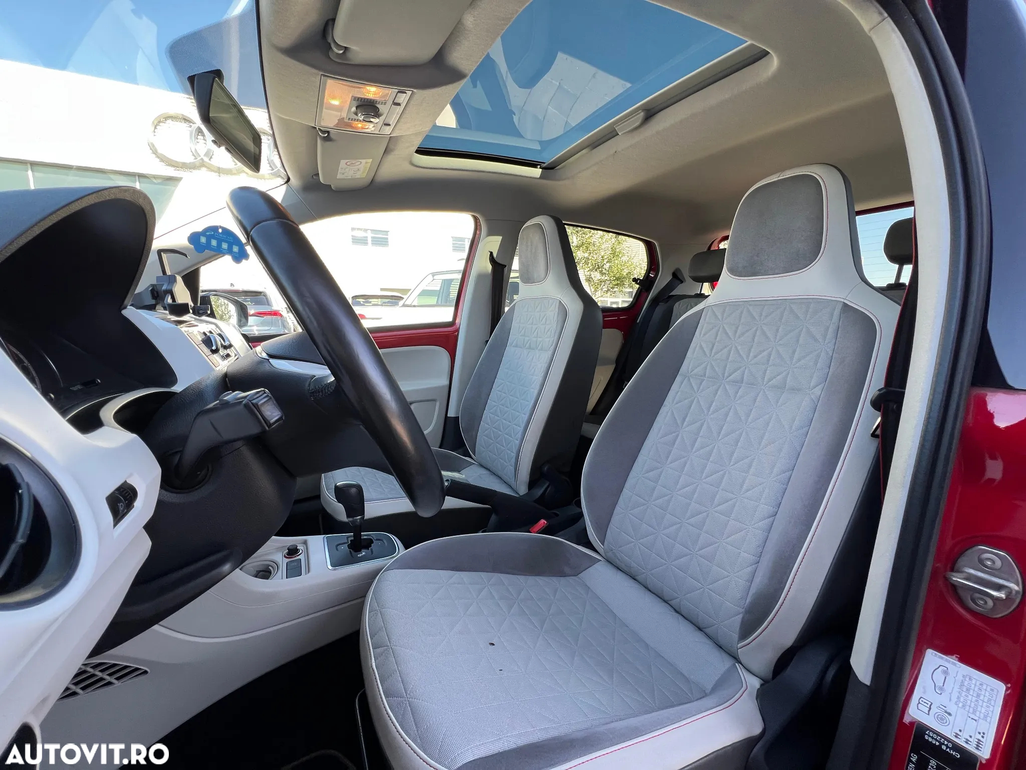 Volkswagen up! 1.0 BMT MPI High Aut. - 10