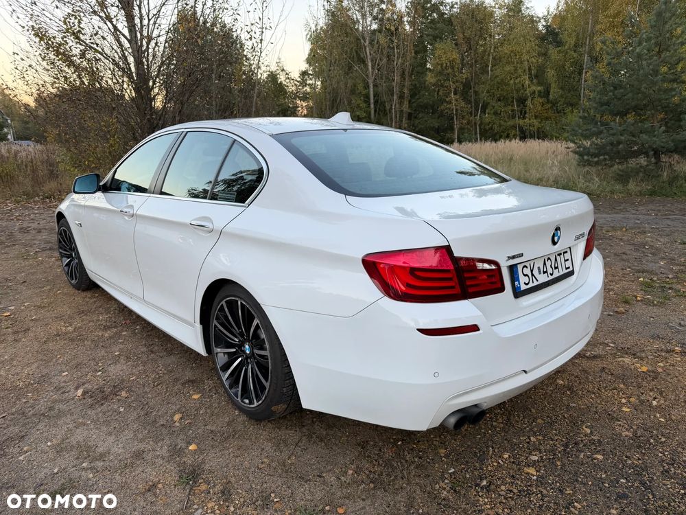 BMW Seria 5 528i xDrive - 7