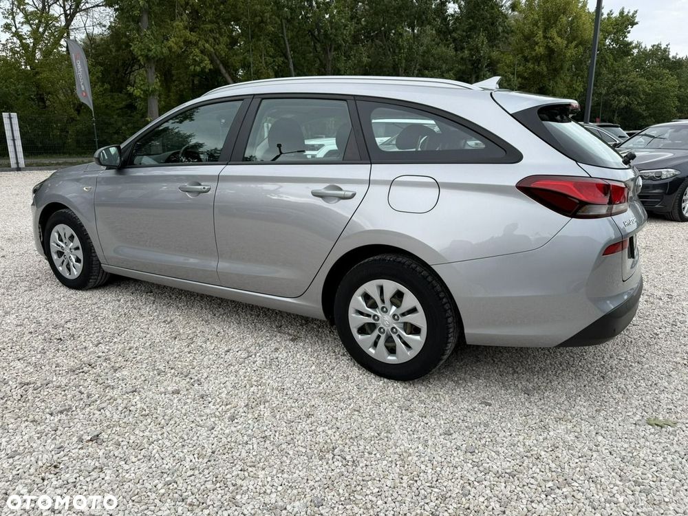 Hyundai i30 1.5 DPI Classic + - 7