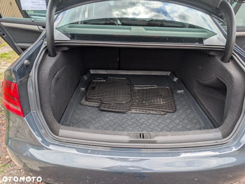 Audi A4 Limousine - 9