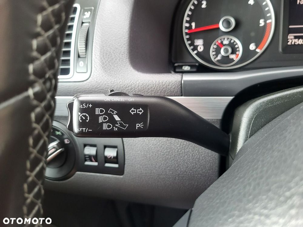 Volkswagen Touran - 29
