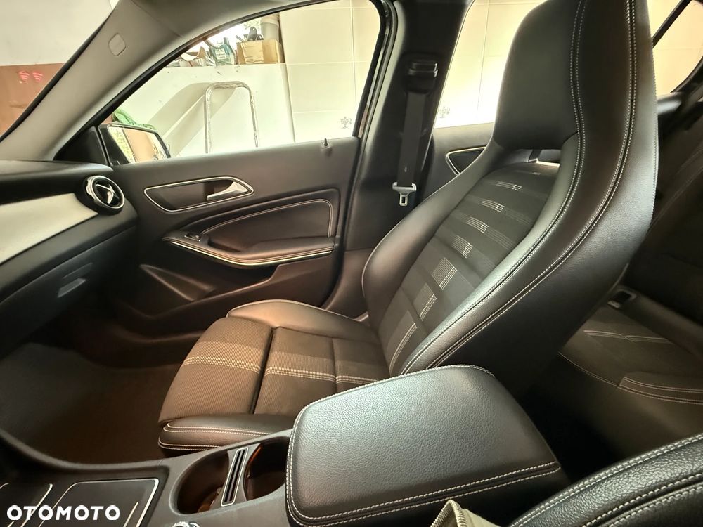Mercedes-Benz GLA 200 (CDI) d 7G-DCT - 12