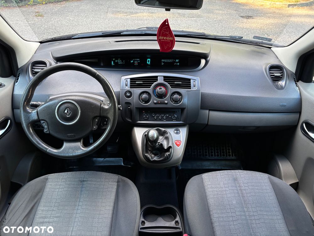 Renault Scenic - 11