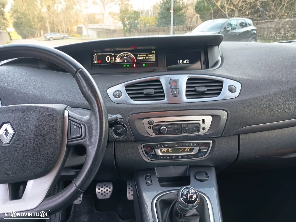 Renault Scénic dCi 110 Xmod Paris - 11