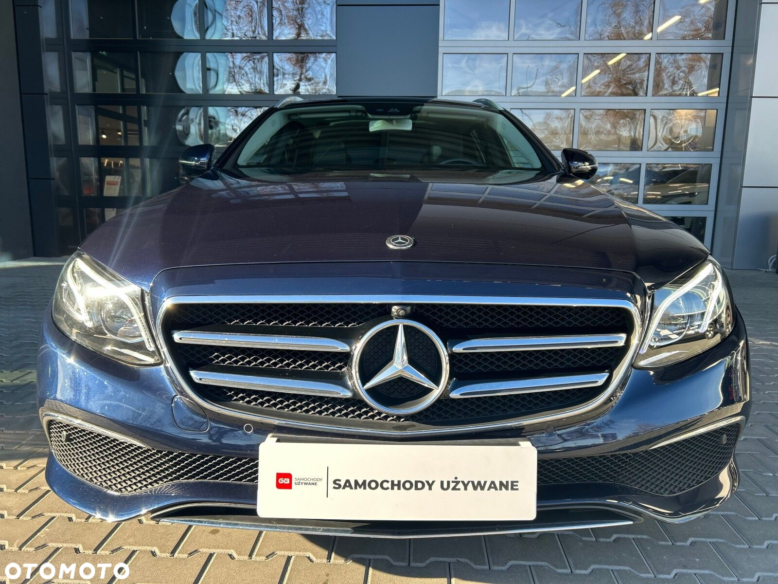 Mercedes-Benz Klasa E 220 d 4-Matic 9G-TRONIC - 4