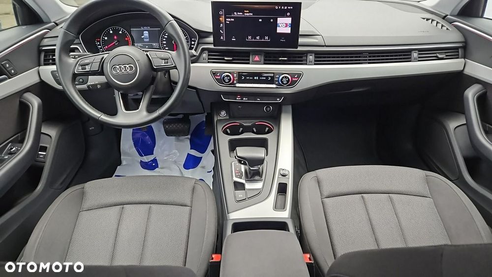 Audi A4 Limousine - 13