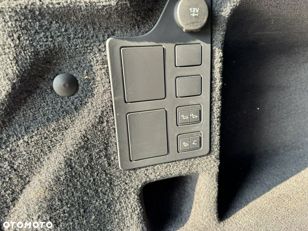 Land Rover Discovery - 26