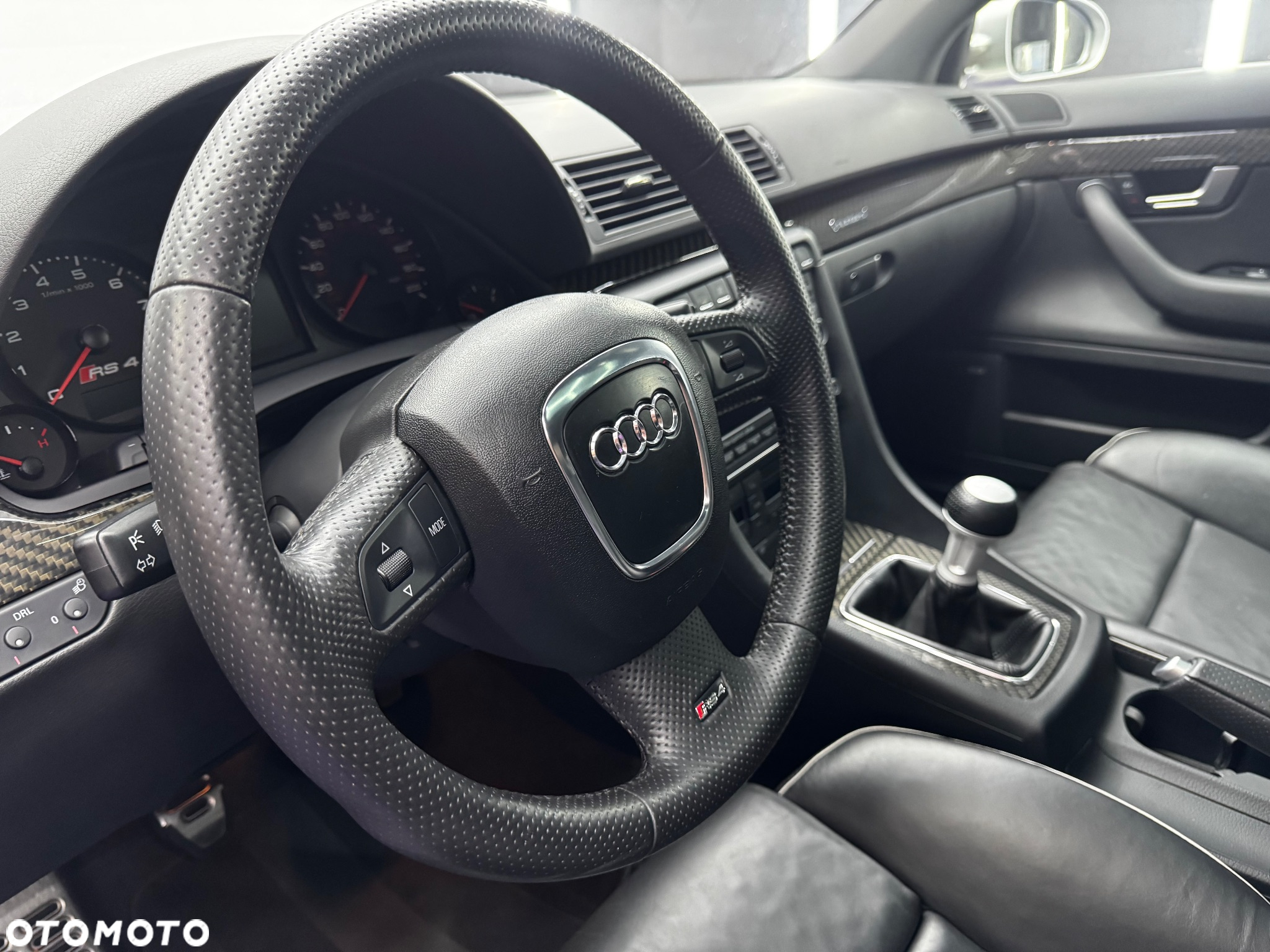 Audi RS4 Standard - 27