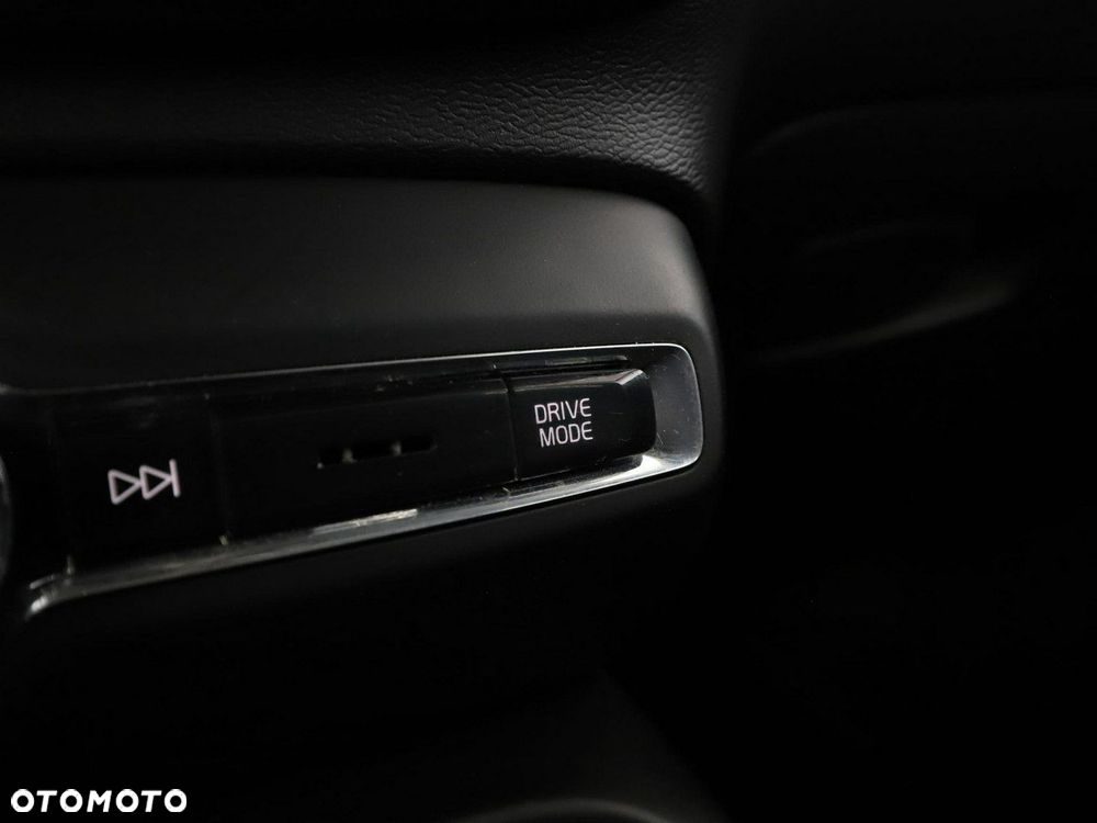 Volvo XC 40 T4 Recharge DKG Inscription Expression - 31