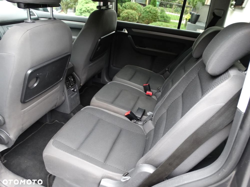 Volkswagen Touran - 9