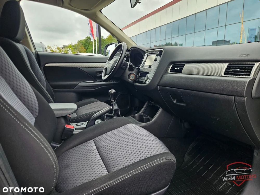 Mitsubishi Outlander 2.0 2WD Invite - 12