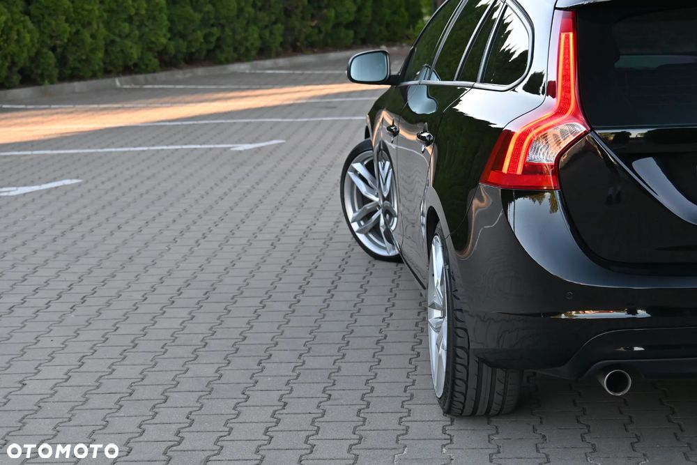 Volvo V60 D3 Geartronic Momentum - 28