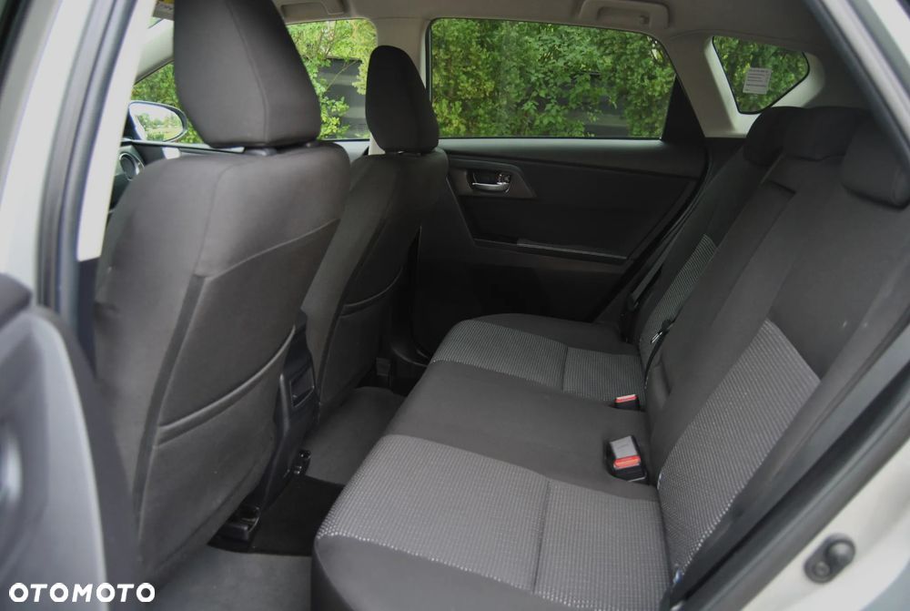Toyota Auris 2.0 D-4D Comfort - 6