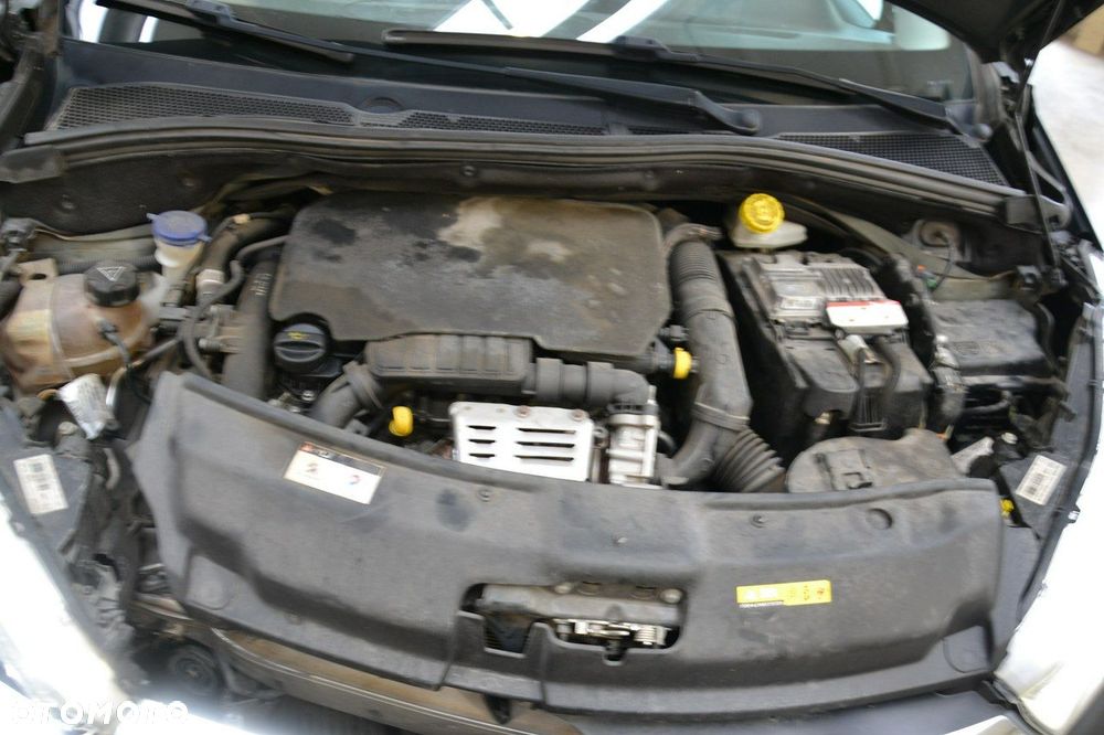 Peugeot 208 - 23