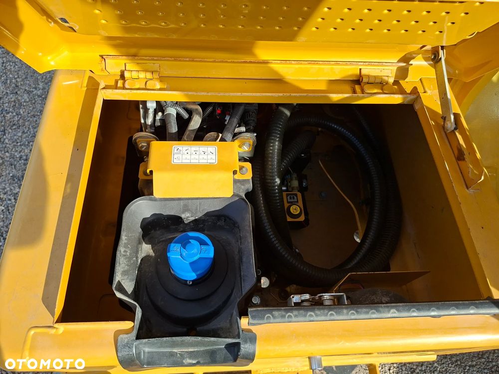 Caterpillar CAT 323 FL - 13