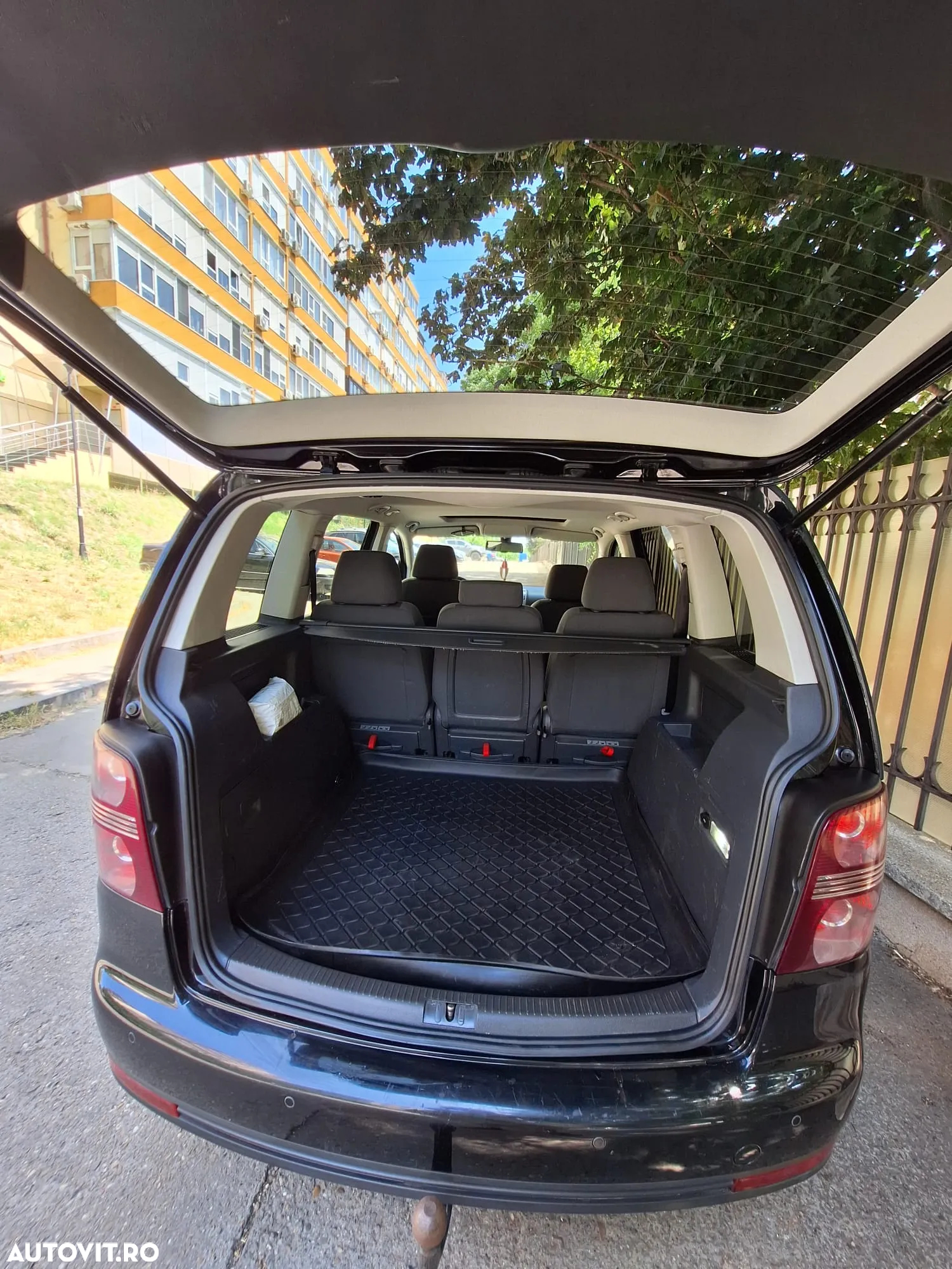 Volkswagen Touran 2.0 TDI Highline - 5