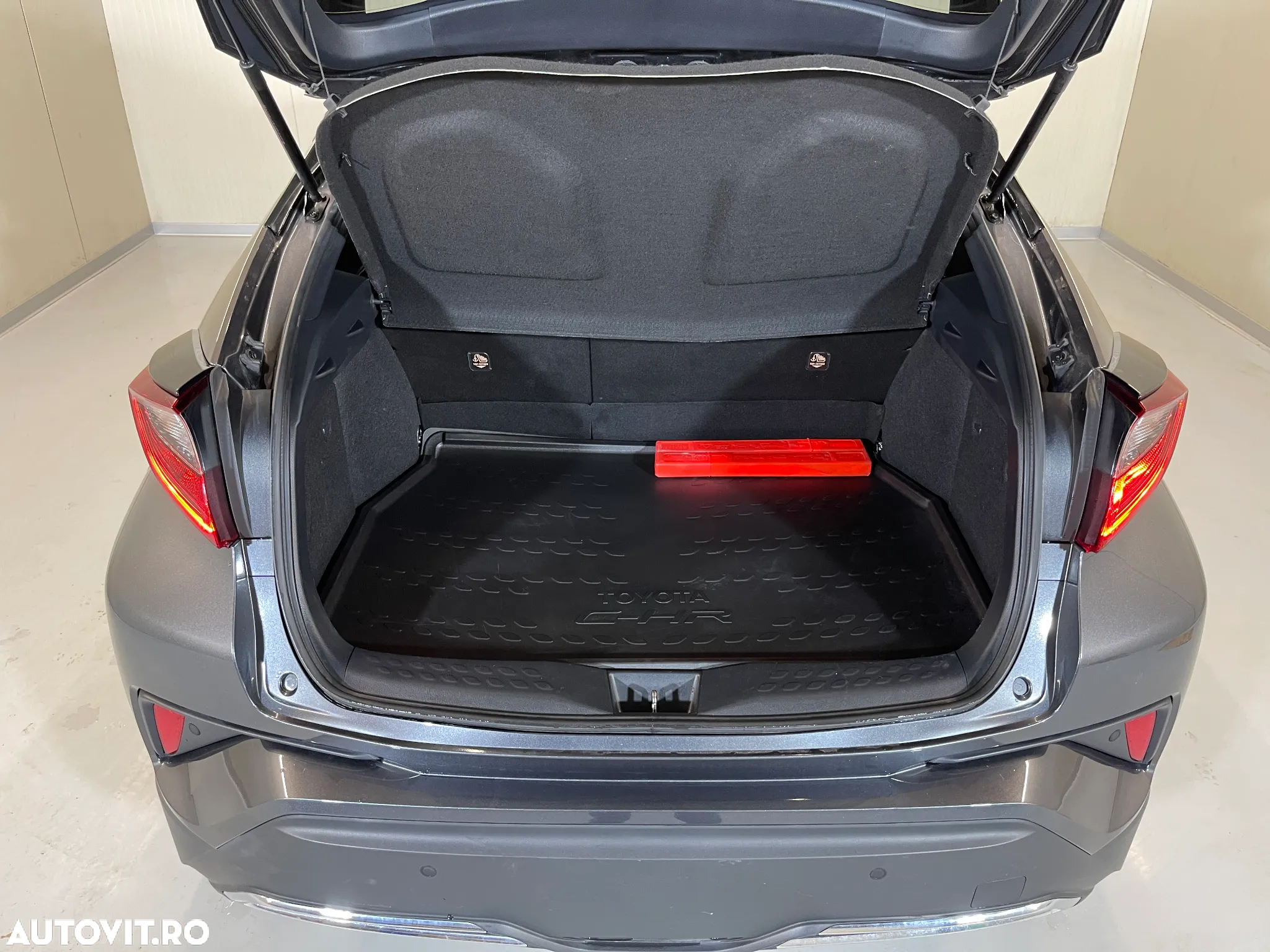 Toyota C-HR 2.0 HSD 184 CP 4x2 CVT Classy - 12