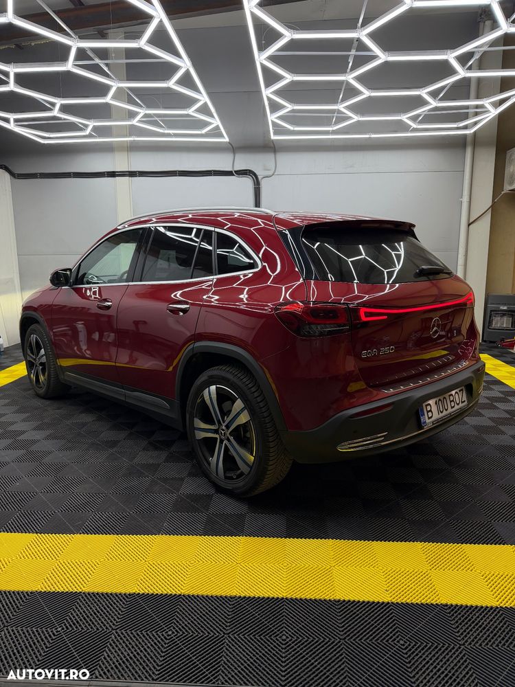 Mercedes-Benz EQA 250 - 5