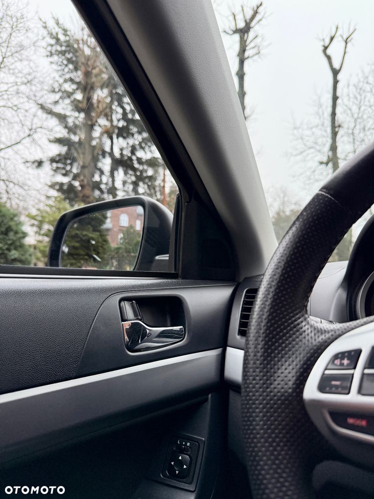 Mitsubishi Lancer - 15