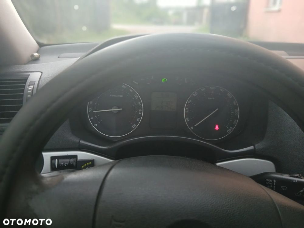 Skoda Octavia 1.6 Ambition - 13
