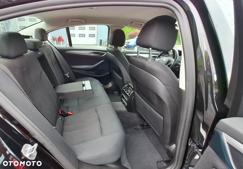 BMW Seria 5 540i GPF xDrive - 10