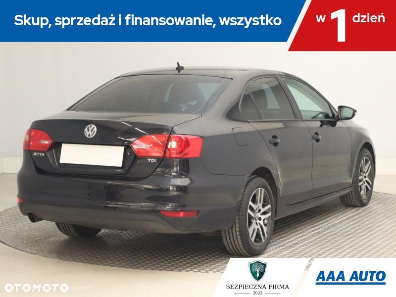 Volkswagen Jetta - 7