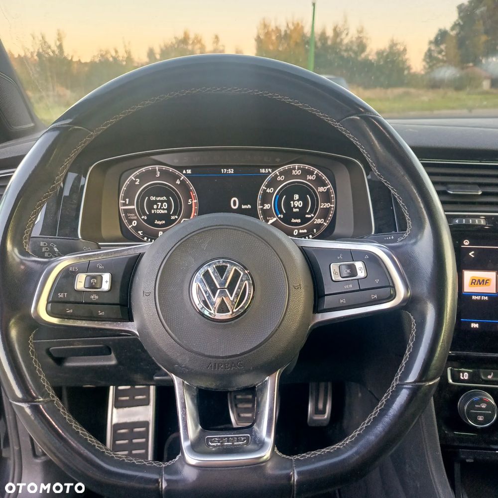 Volkswagen Golf - 16