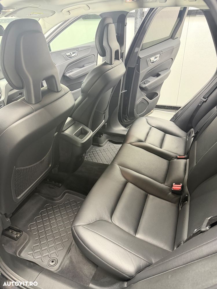 Volvo XC 60 D4 AWD Momentum - 17