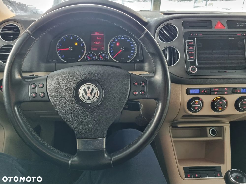 Volkswagen Tiguan - 10