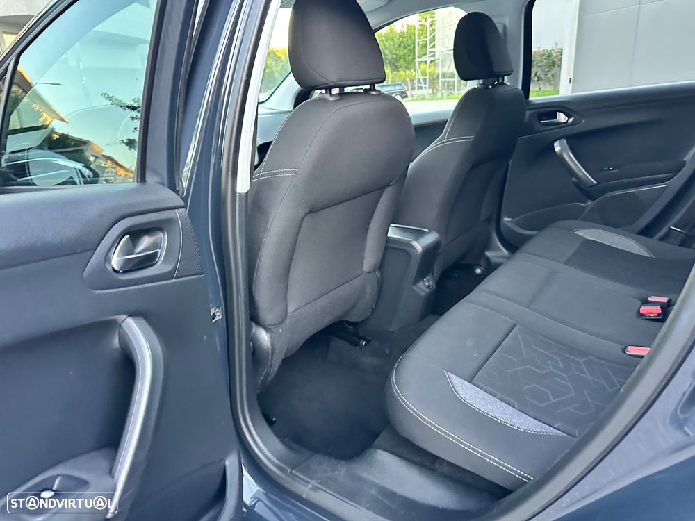 Peugeot 2008 1.6 BlueHDi Style - 33
