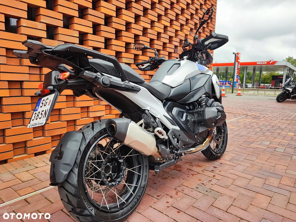 BMW R - 8