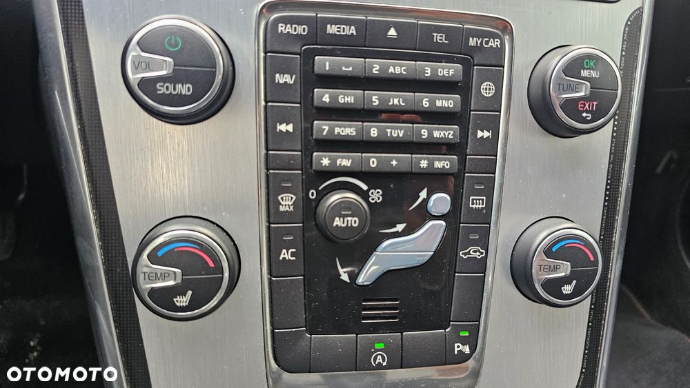 Volvo XC 60 D3 Drive-E Ocean Race - 8