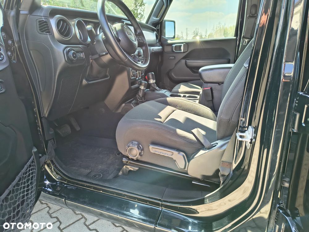 Jeep Wrangler - 23