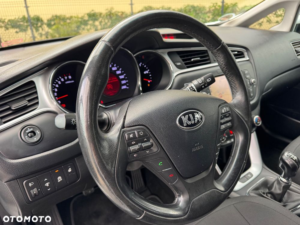 Kia Ceed 1.4 CVVT ISG Dream-Team Edition - 21