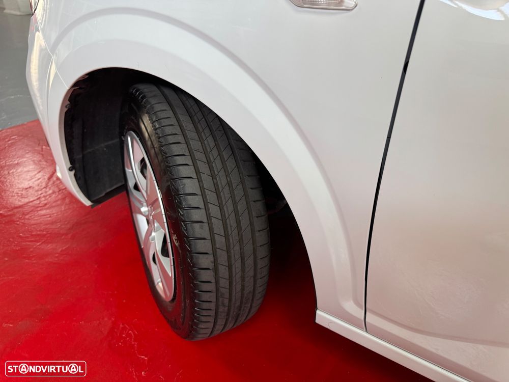 Dacia Sandero 1.0 SCe Essential - 12