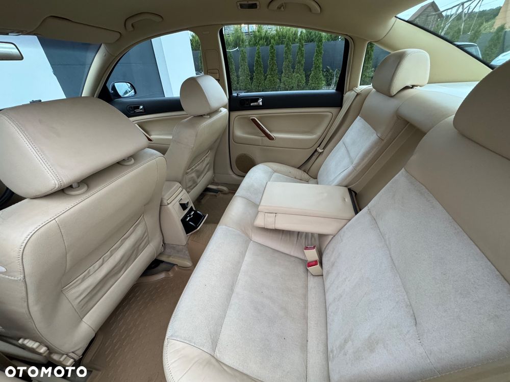 Volkswagen Passat 2.0 Exclusive - 33