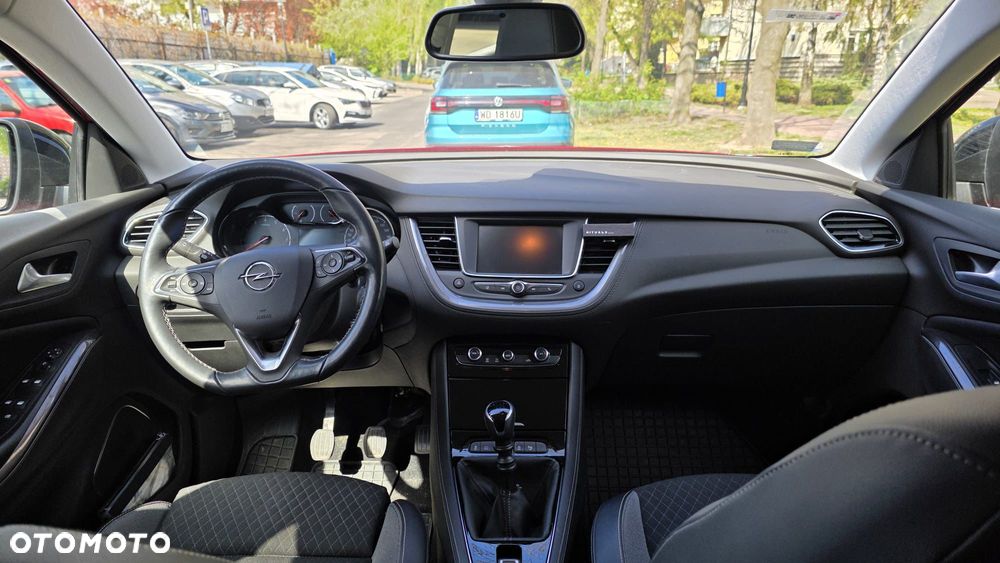 Opel Grandland X 1.2 T GPF Design&Tech S&S - 11