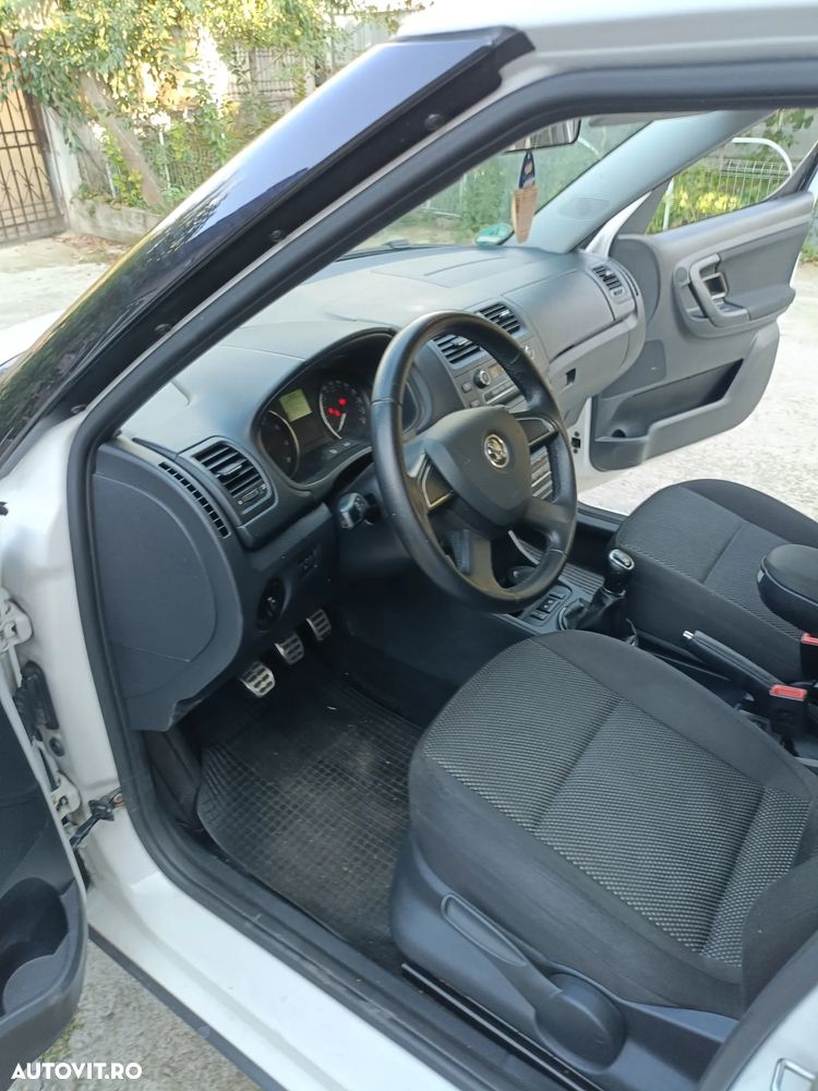 Skoda Roomster 1.2 TSI Scout PLUS EDITION - 3