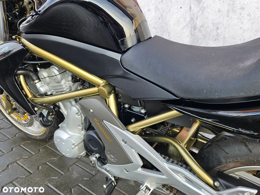 Kawasaki ER - 9