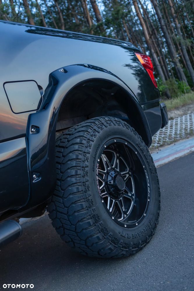 Nissan Titan - 15