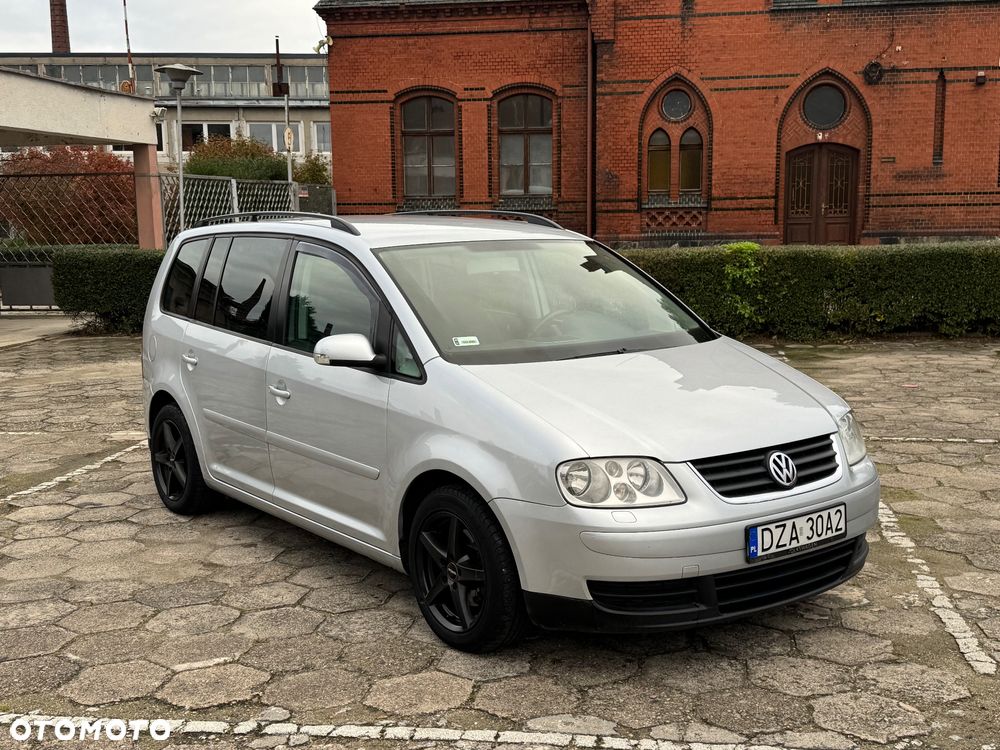 Volkswagen Touran 2.0 TDI Highline - 4