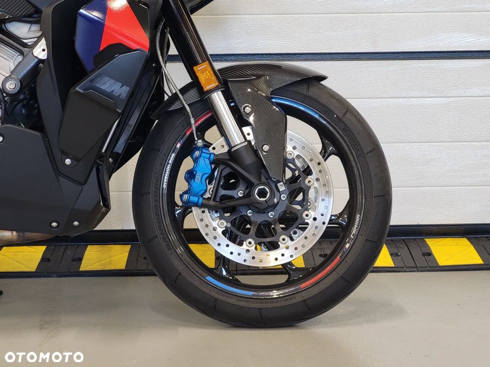 BMW XR - 11
