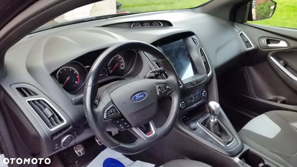 Ford Focus ST - 17