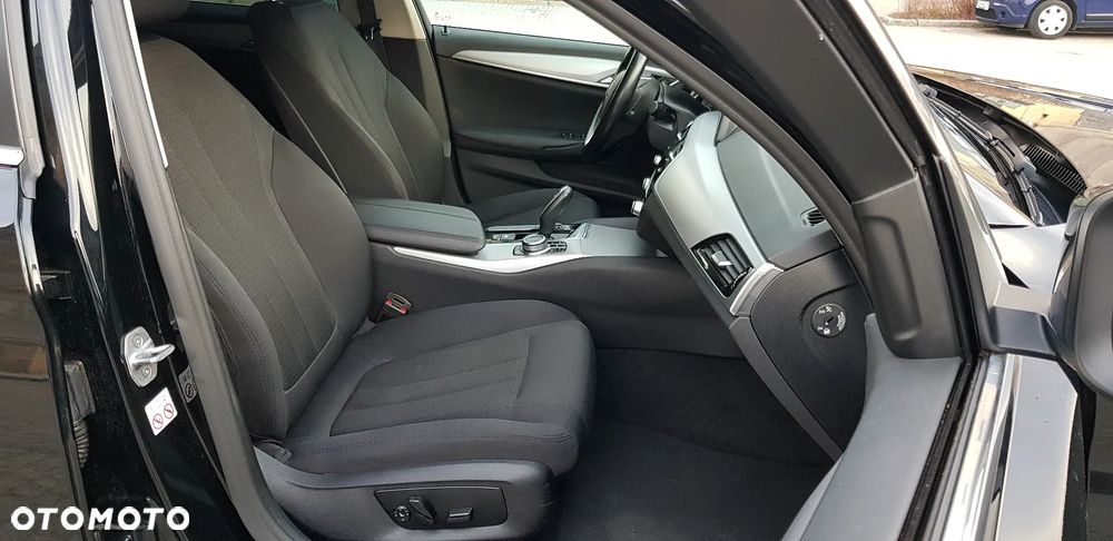 BMW Seria 5 520d M Sport Edition - 14